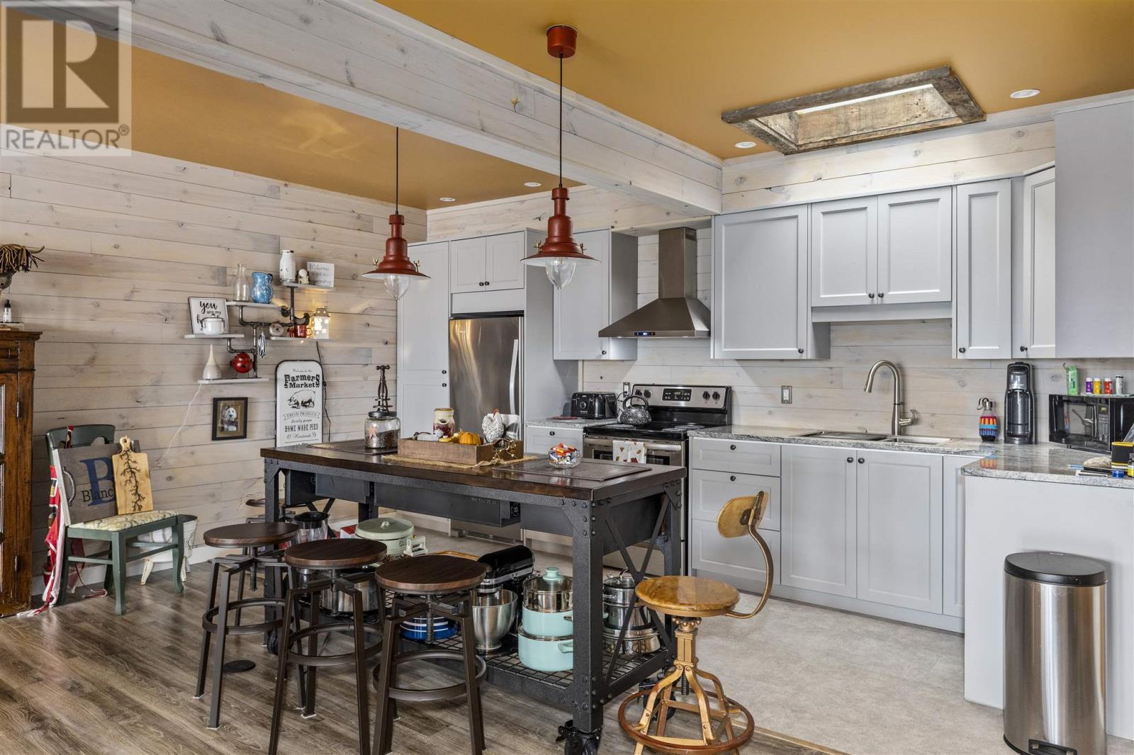 7 Woodward Ave Property Photo 11