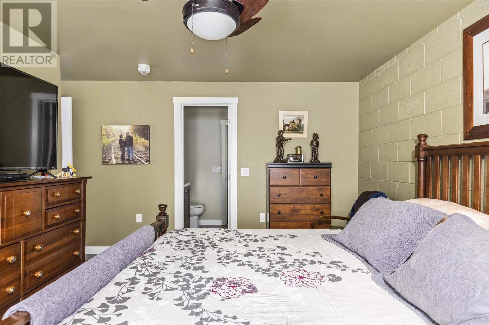 7 Woodward Ave Property Photo 19