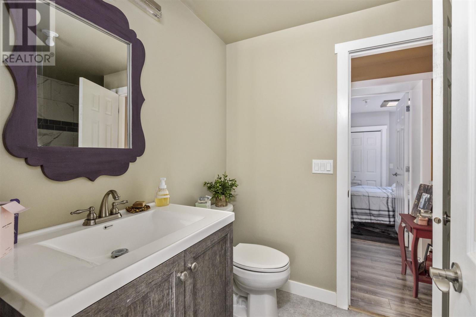 7 Woodward Ave Property Photo 20