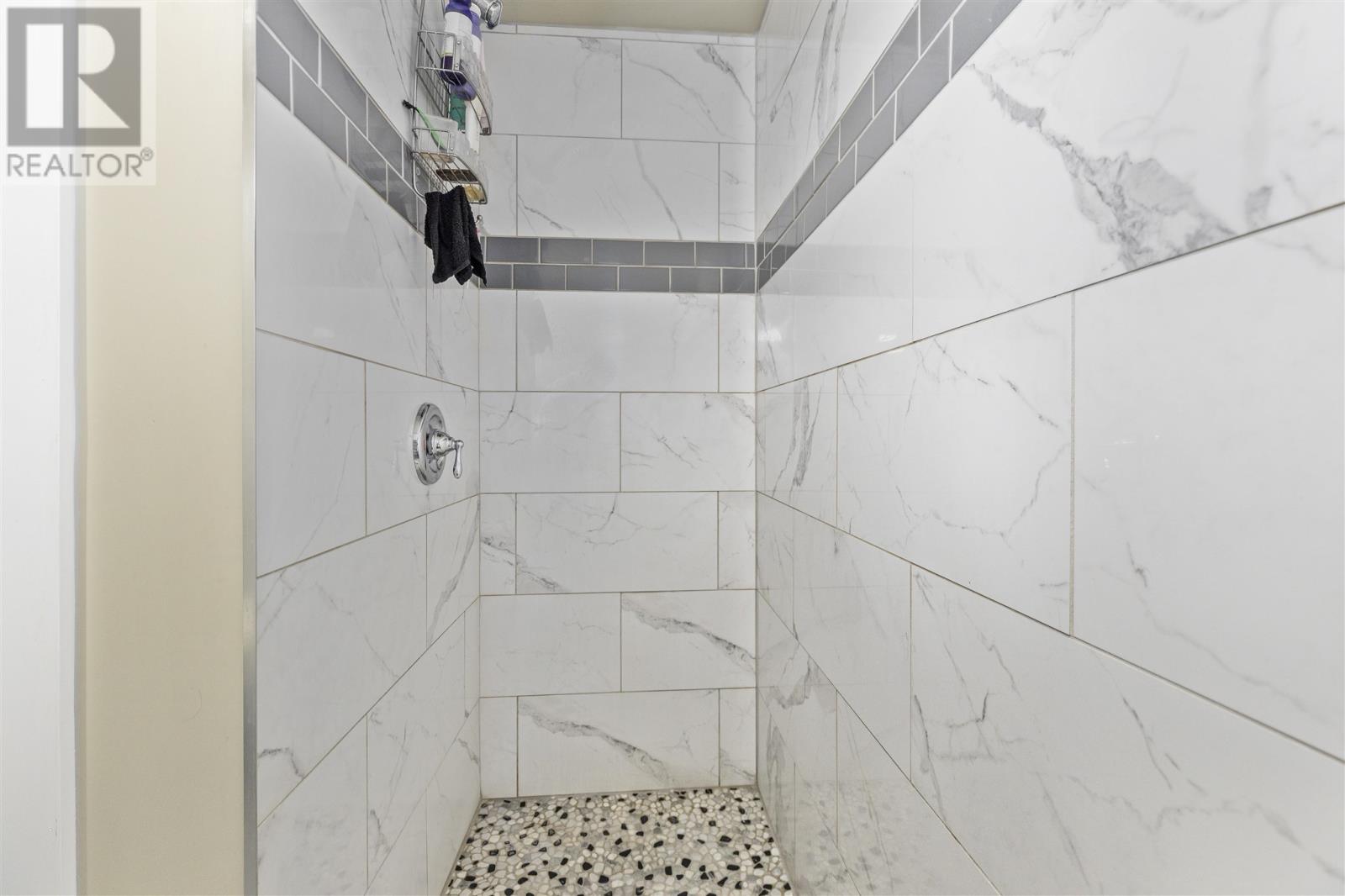 7 Woodward Ave Property Photo 21