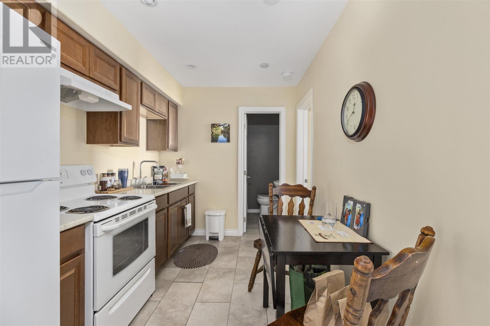 7 Woodward Ave Property Photo 23