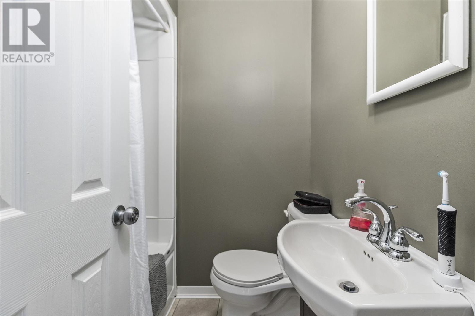 7 Woodward Ave Property Photo 26