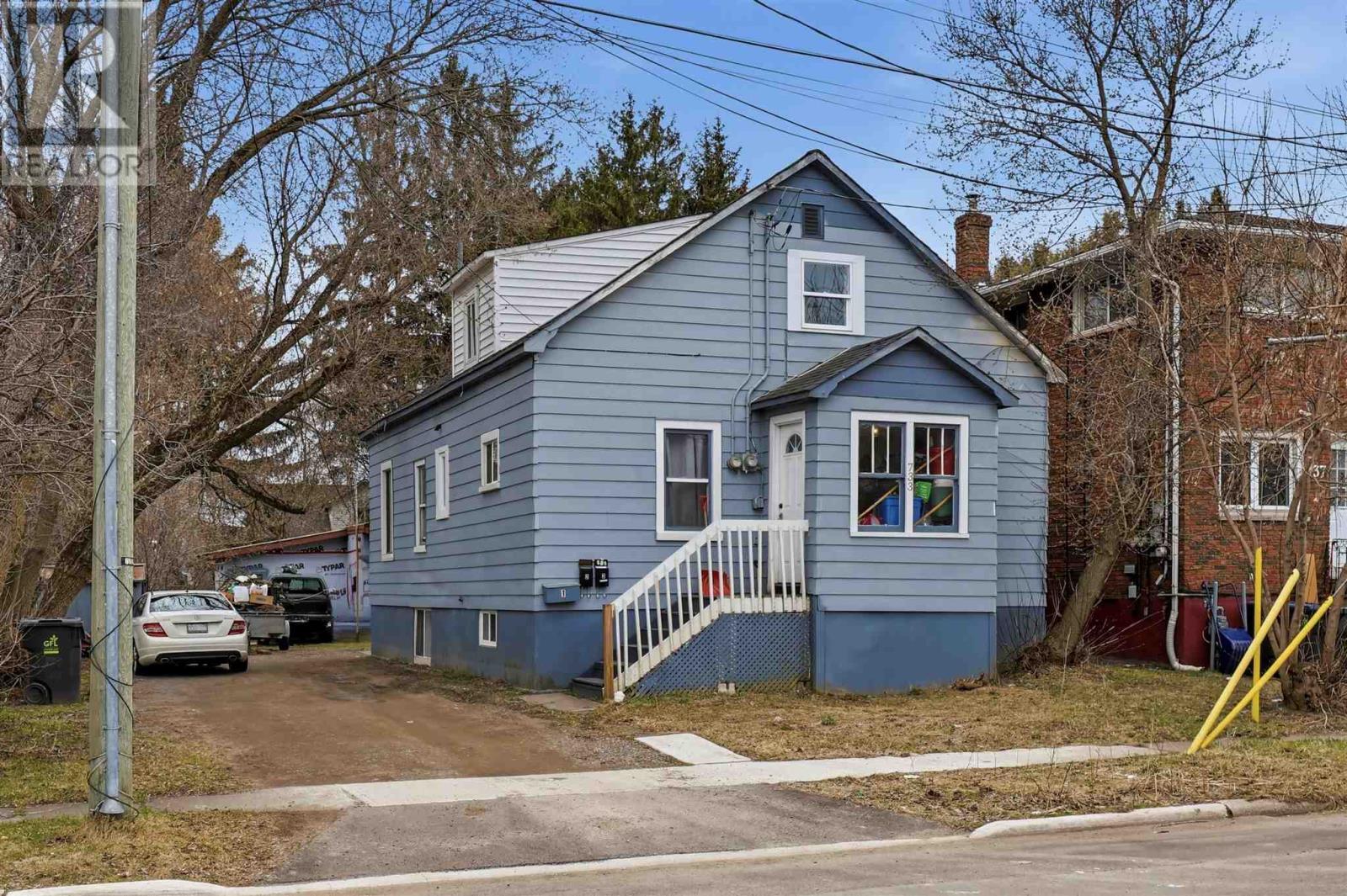 733 McKenzie AVE