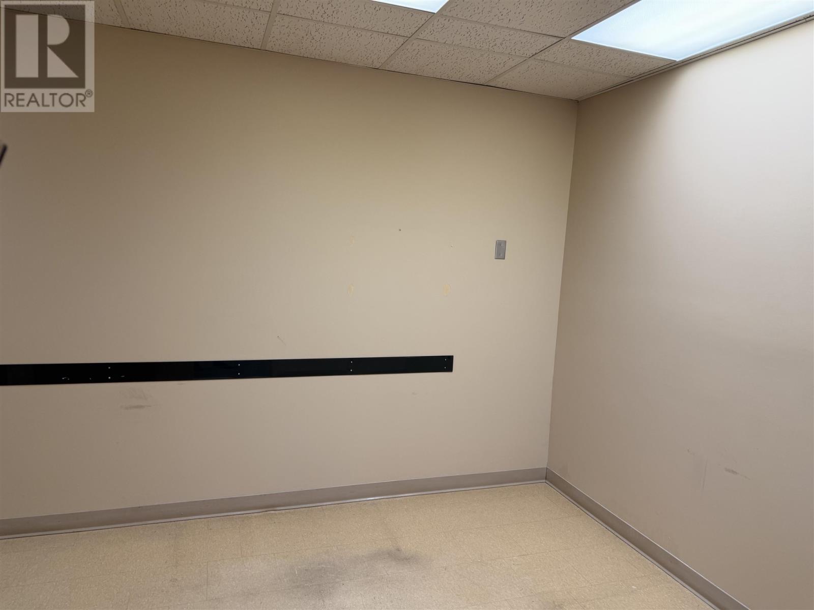955 Queen St E # 108 Property Photo 4