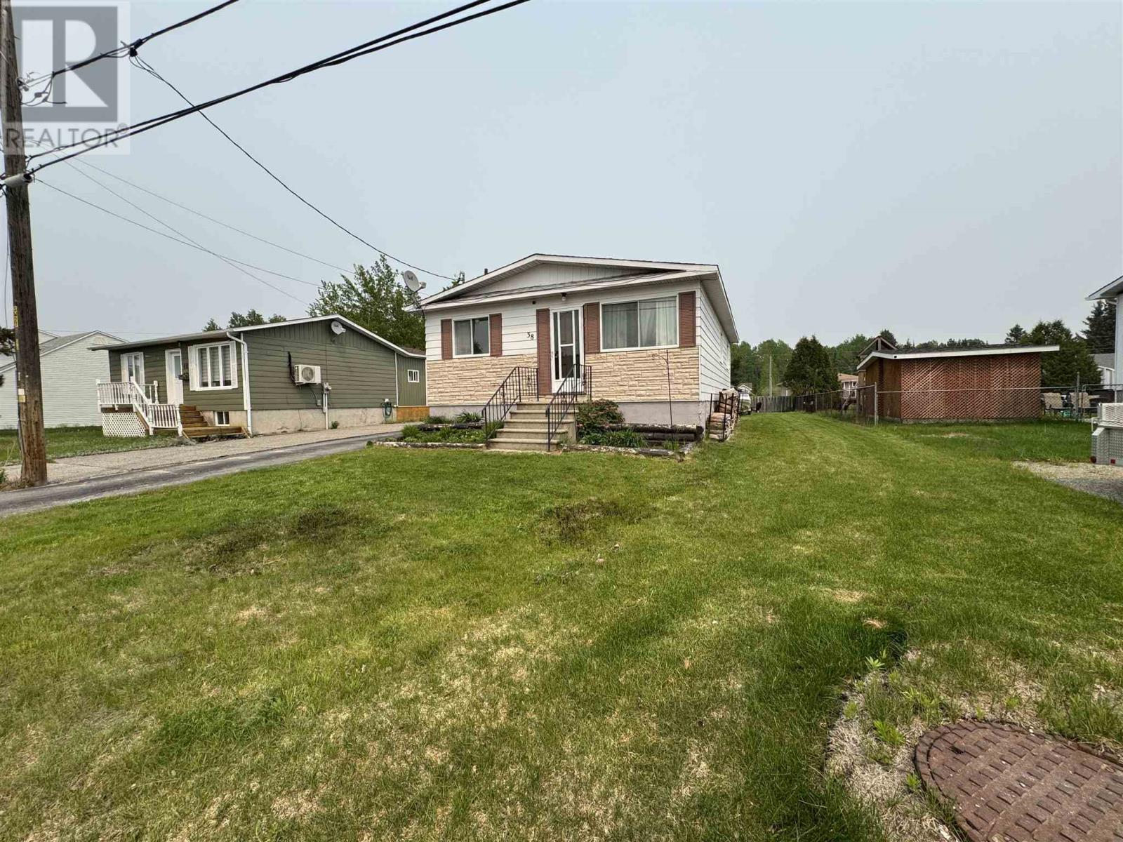 38 Richard St Property Photo 2