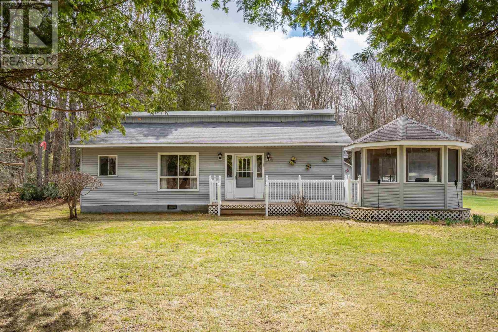 98 Whispering Pines Rd Property Photo 2