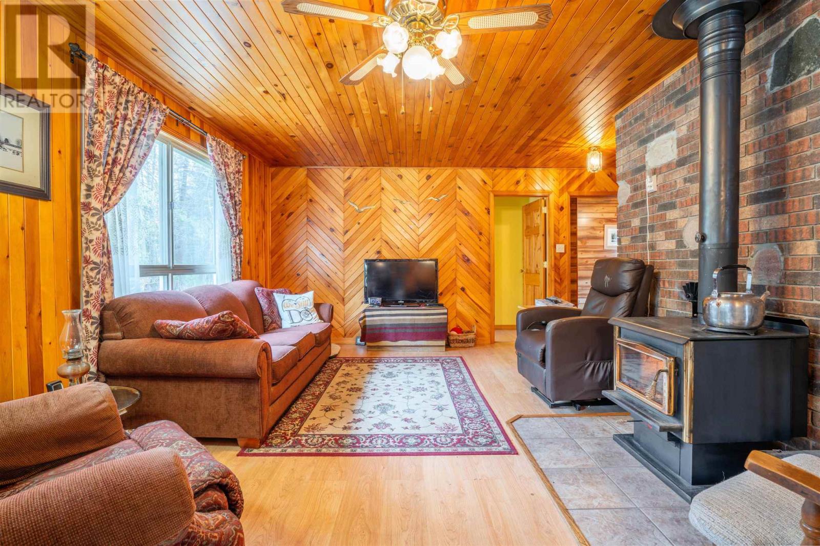 98 Whispering Pines Rd Property Photo 8