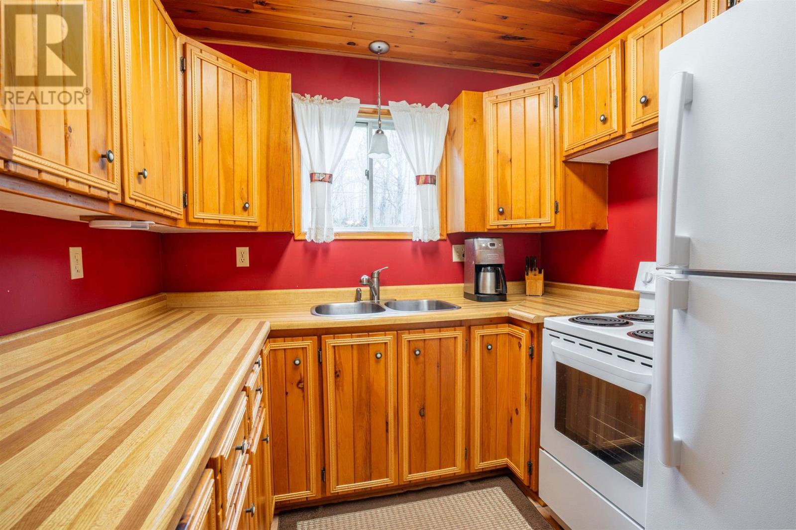 98 Whispering Pines Rd Property Photo 13