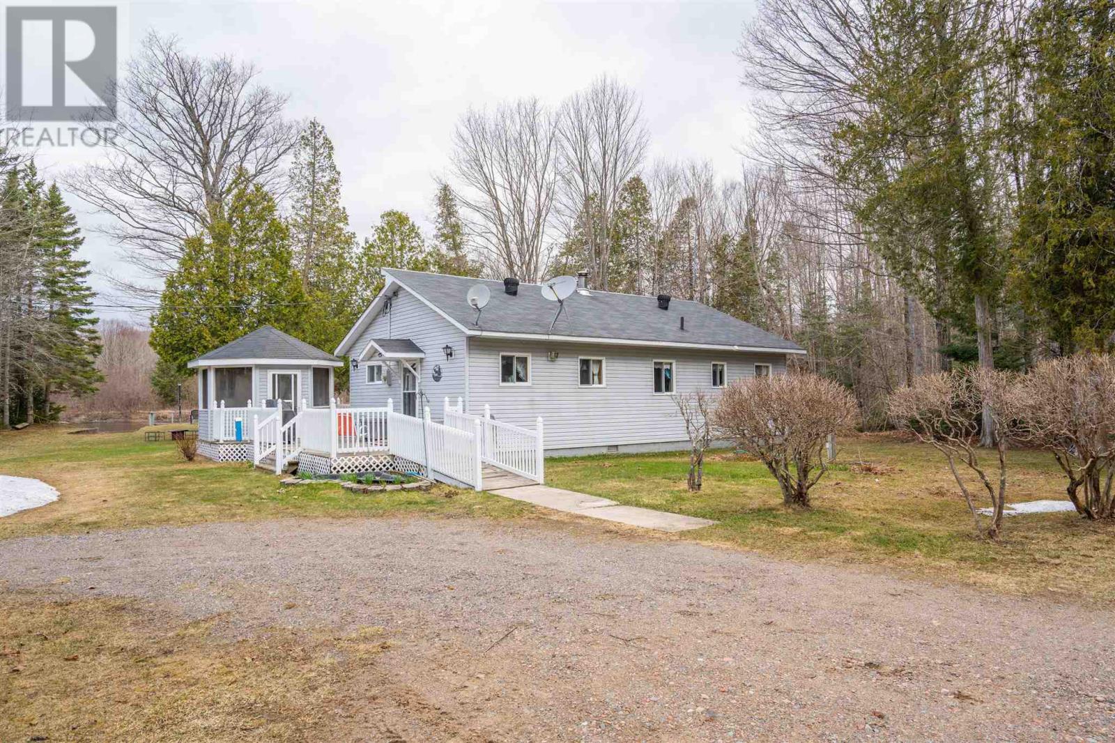 98 Whispering Pines Rd Property Photo 28