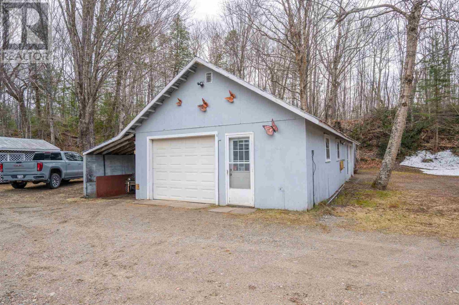 98 Whispering Pines Rd Property Photo 29