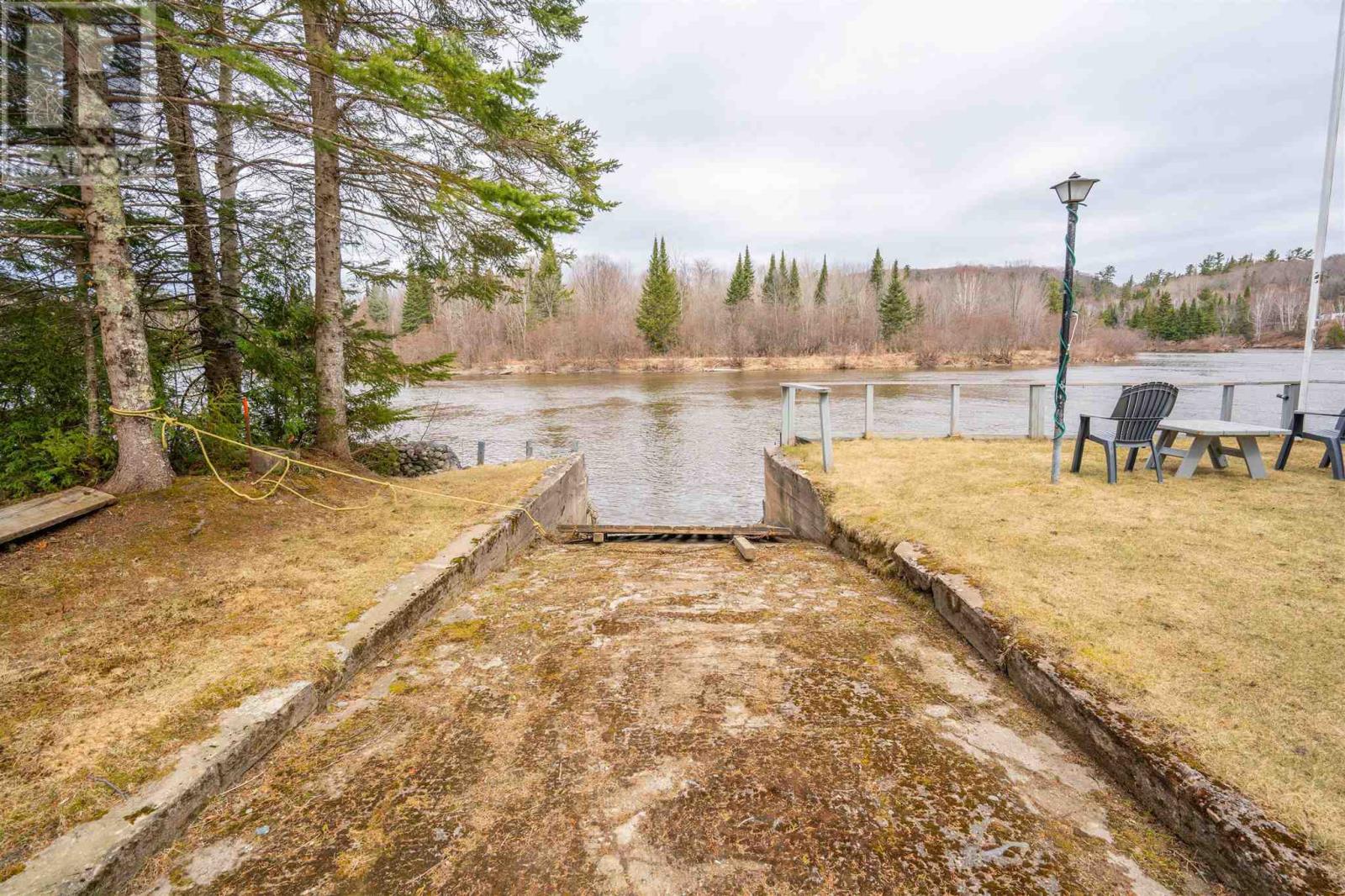 98 Whispering Pines Rd Property Photo 34