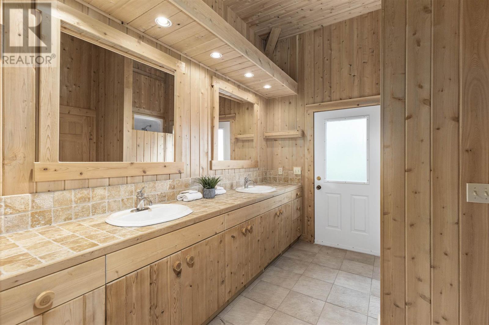. Picture Island Property Photo 29