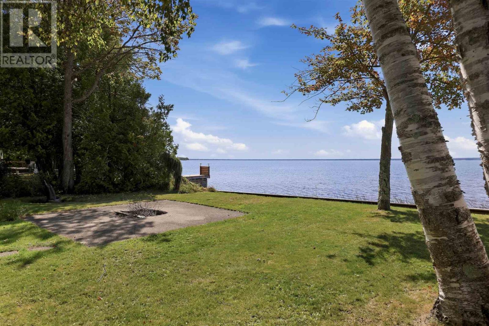 365 Sunnyside Beach Rd Property Photo 3
