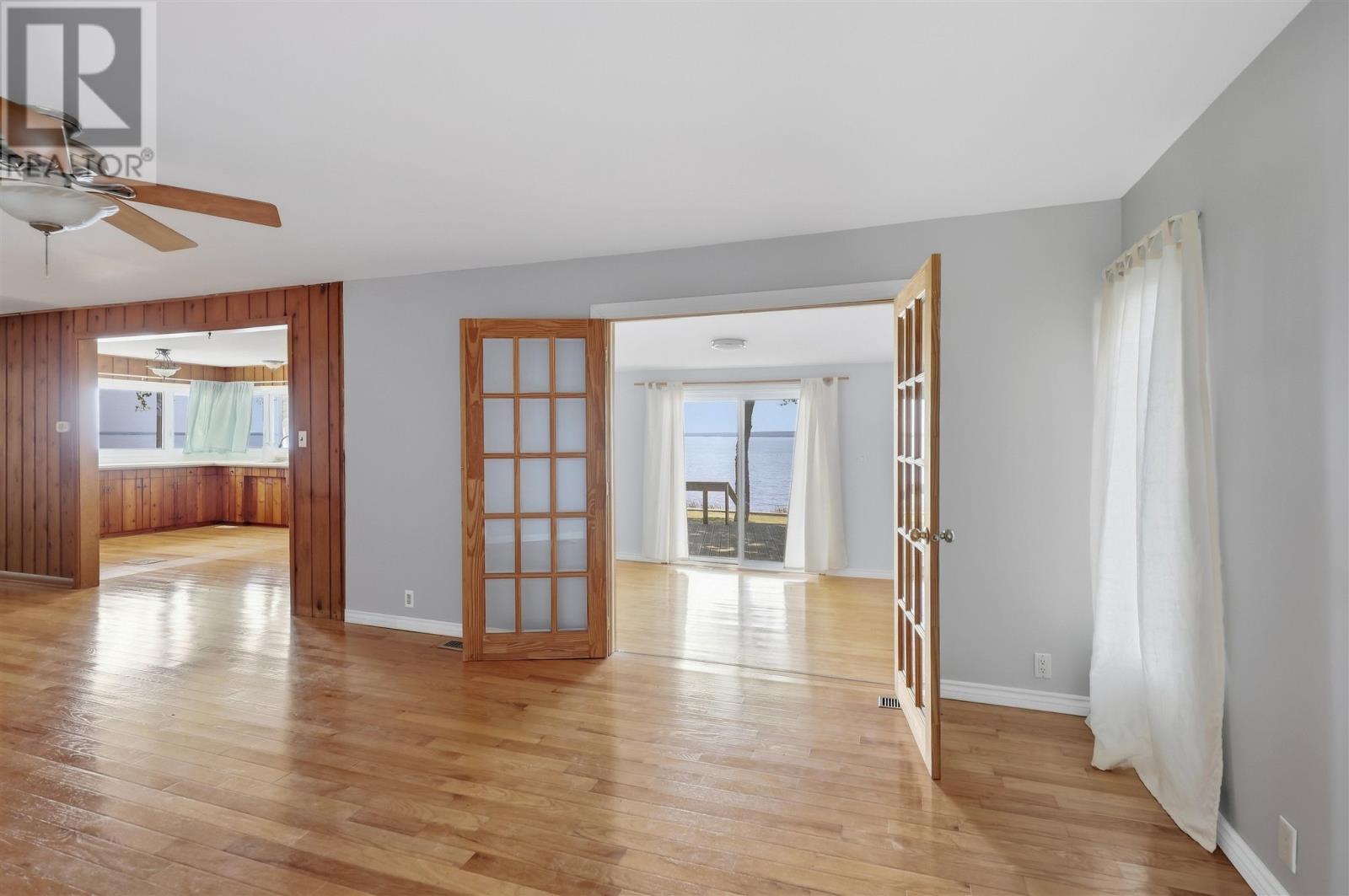 365 Sunnyside Beach Rd Property Photo 5