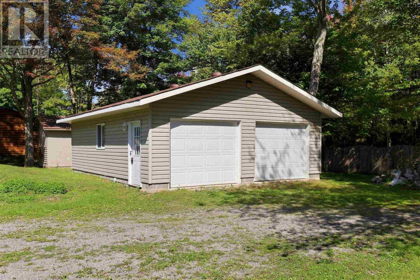 365 Sunnyside Beach Rd Property Photo 37