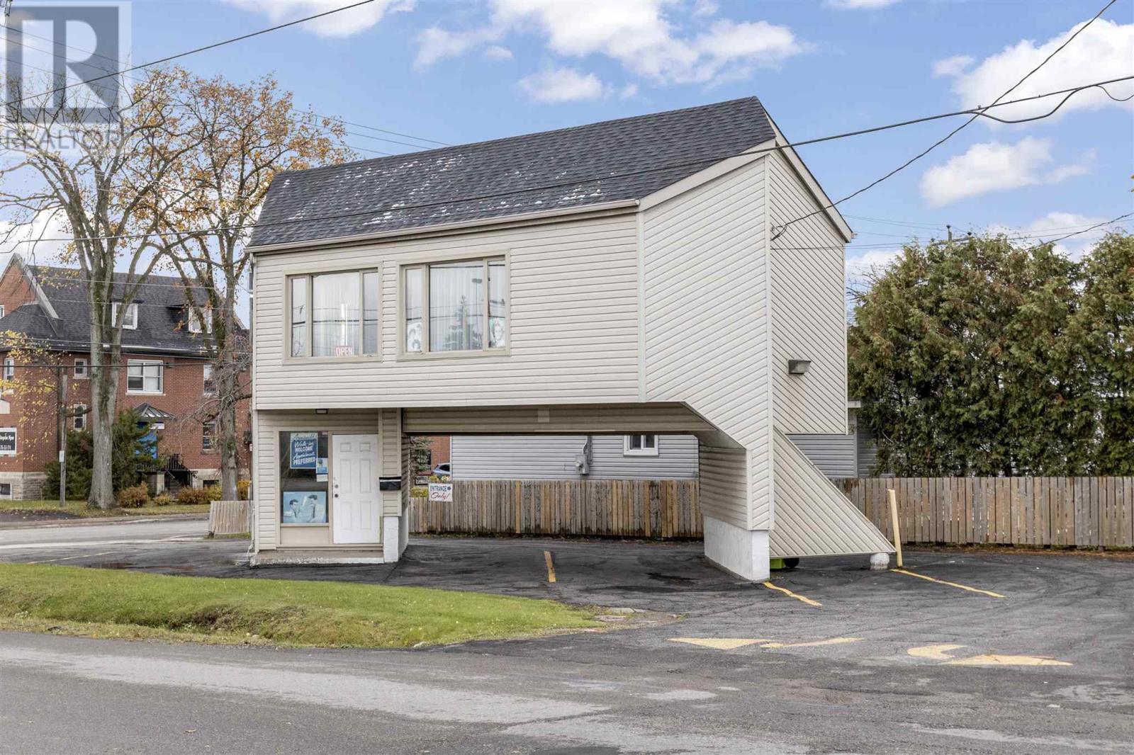 144 McNabb ST Property Photo 1