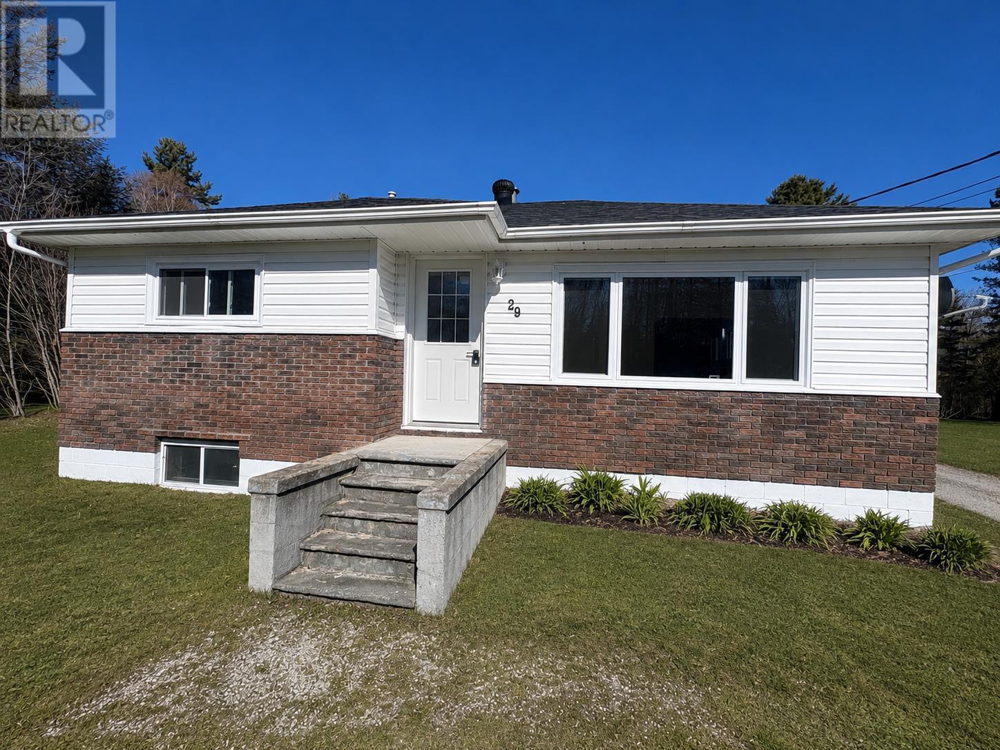 29 Eley Rd Property Photo 1