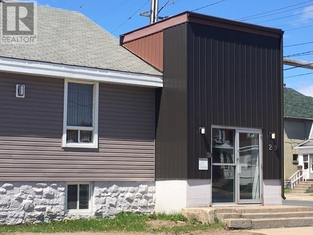29 Wellington ST # 1