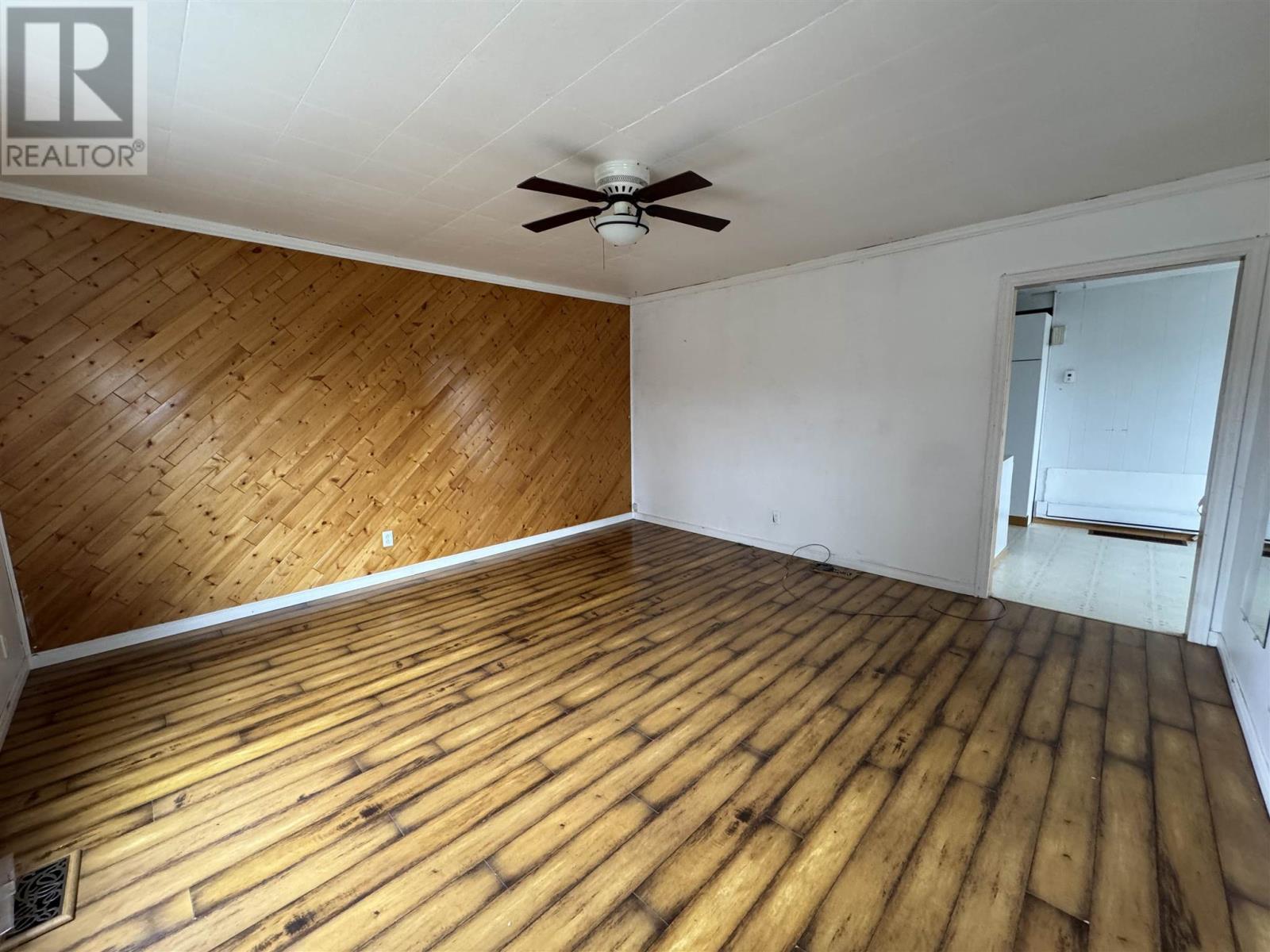 162 Martel Rd Property Photo 6