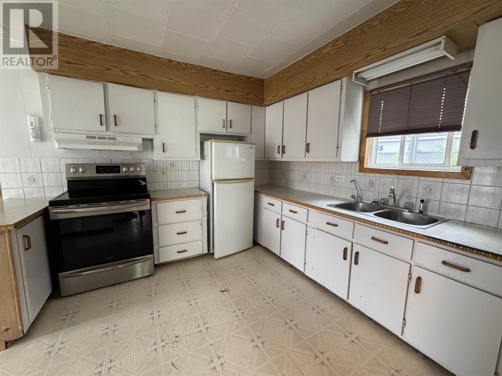 162 Martel Rd Property Photo 7