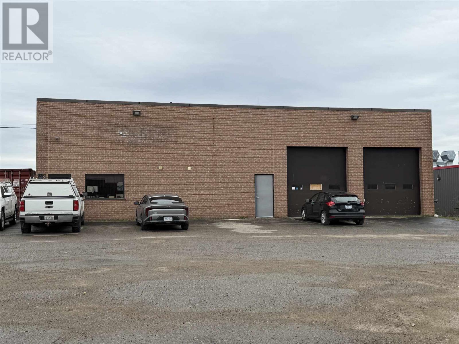 43 Industrial Park Cres Property Photo 1