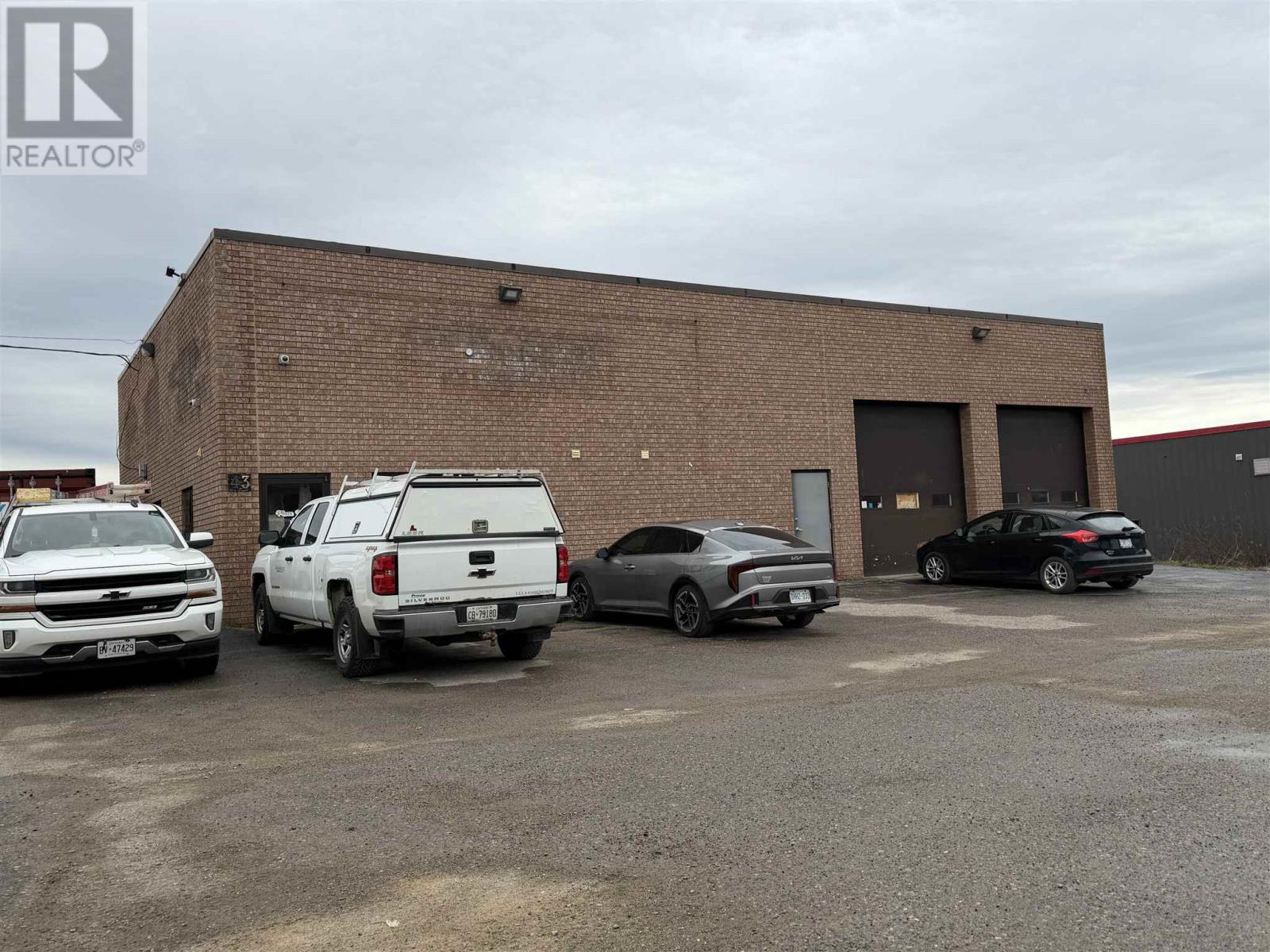 43 Industrial Park Cres Property Photo 2