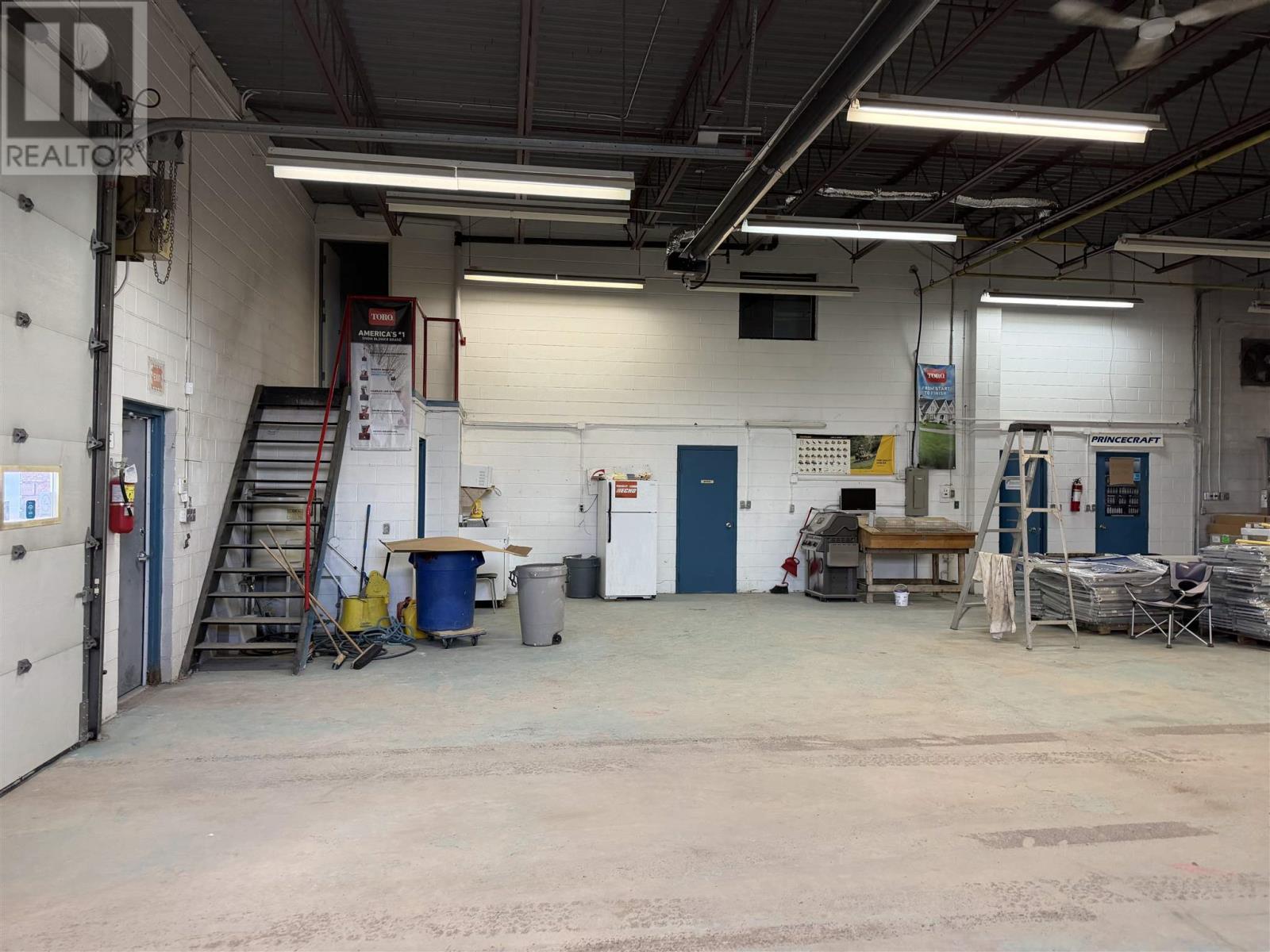 43 Industrial Park Cres Property Photo 5