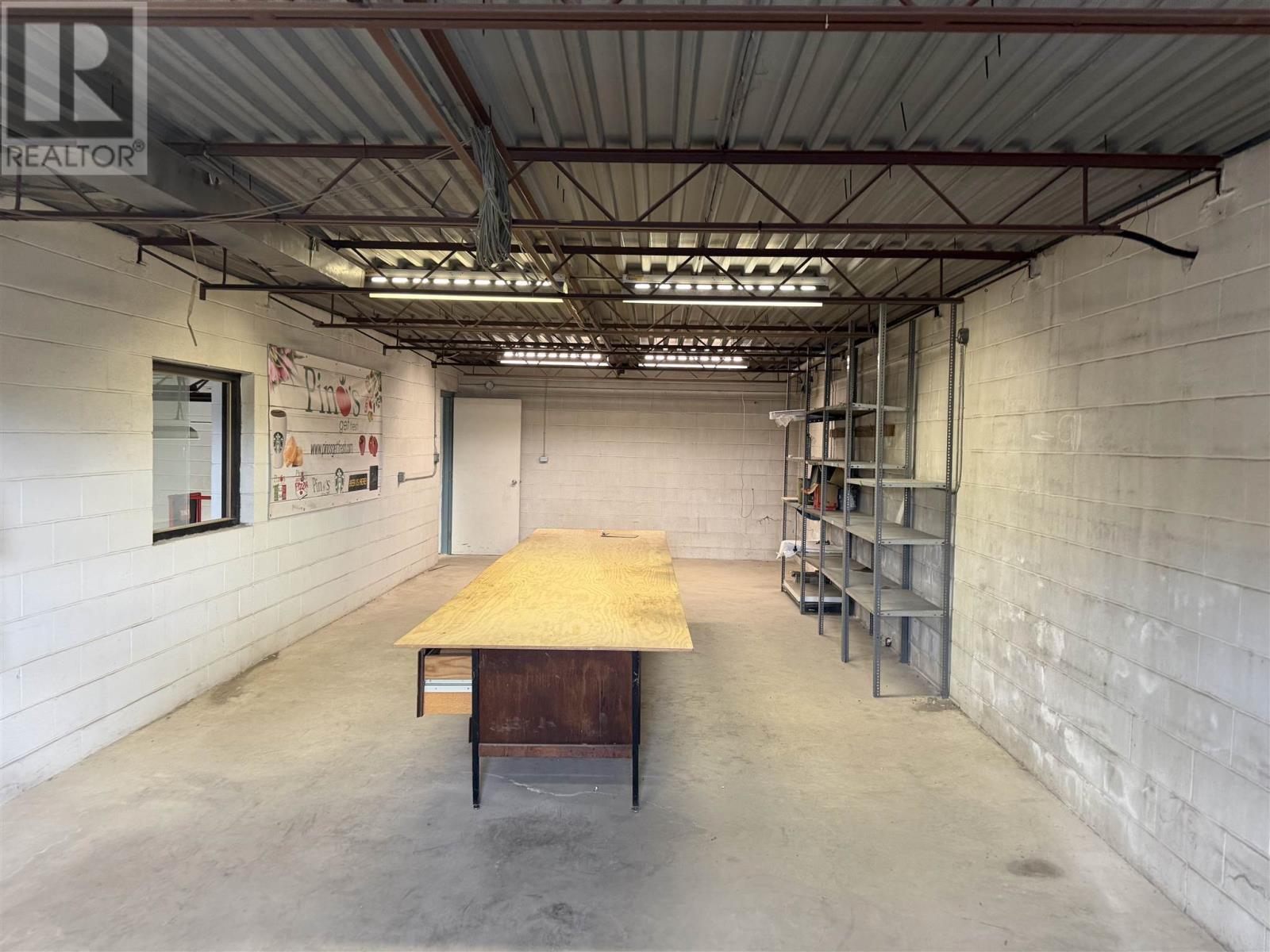 43 Industrial Park Cres Property Photo 7