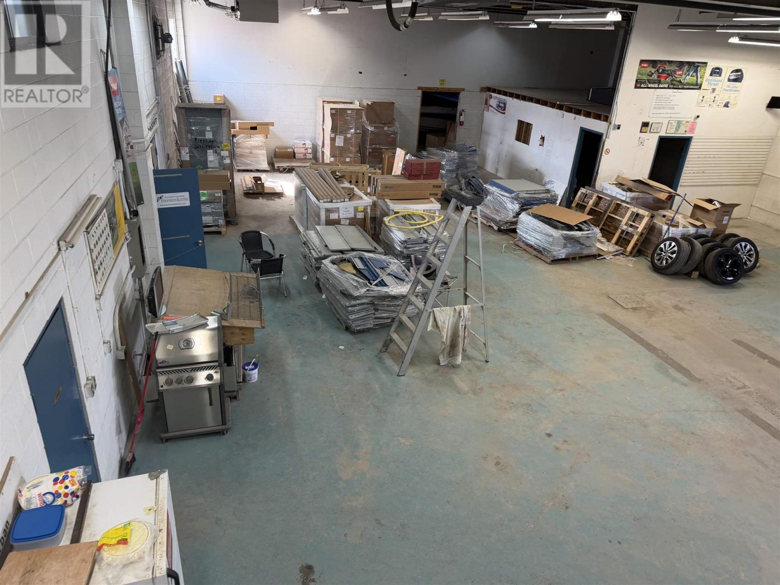 43 Industrial Park Cres Property Photo 8