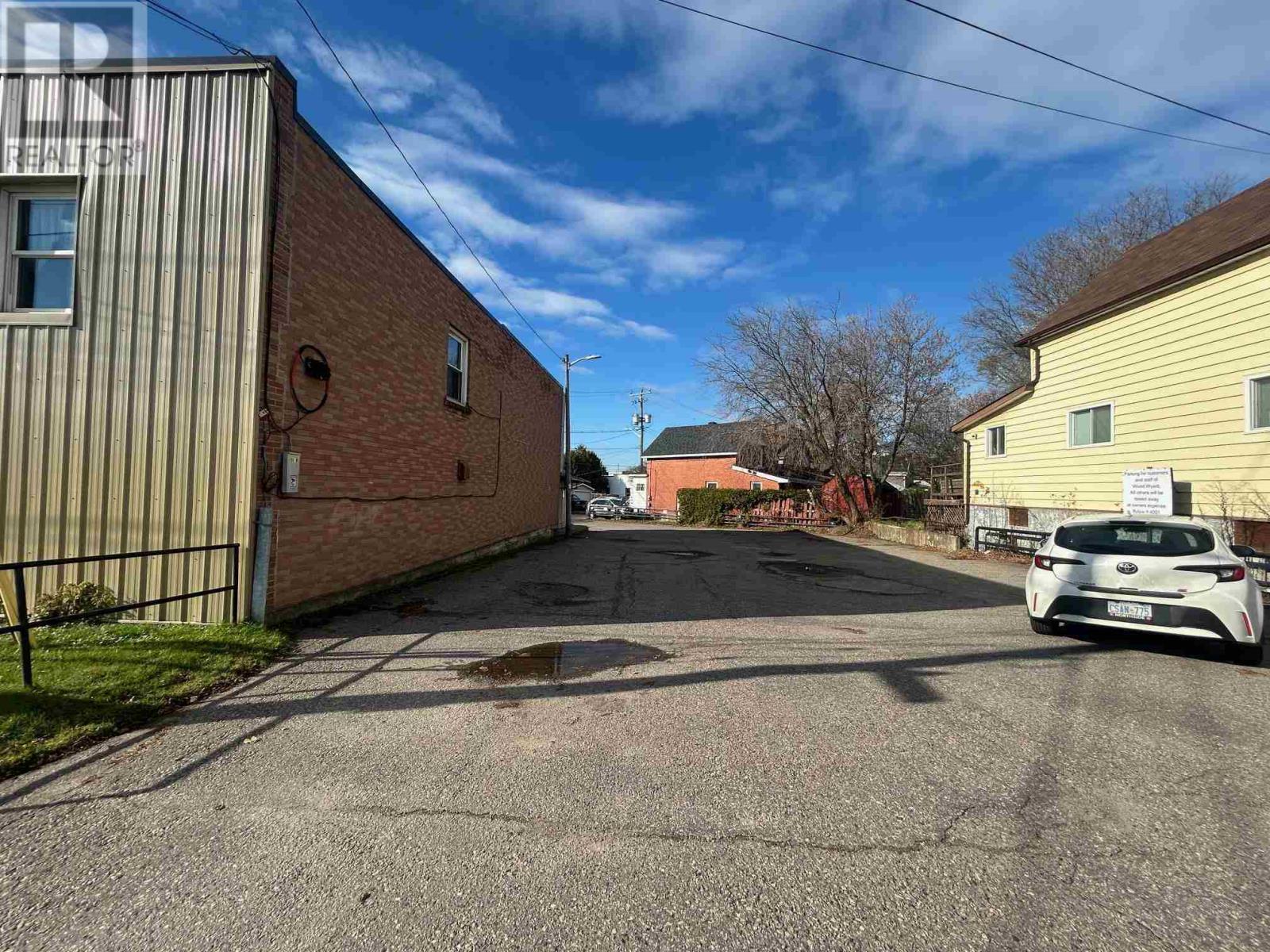281 North St Property Photo 4