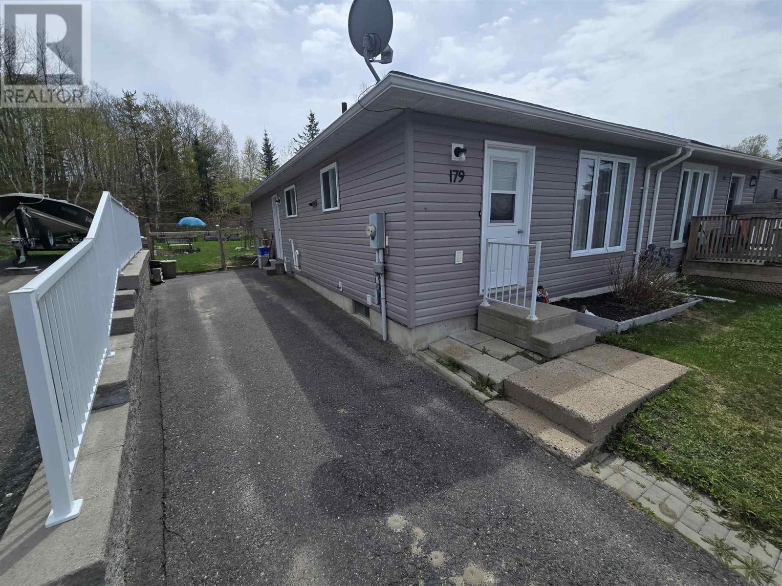179 Taylor Blvd Property Photo 1