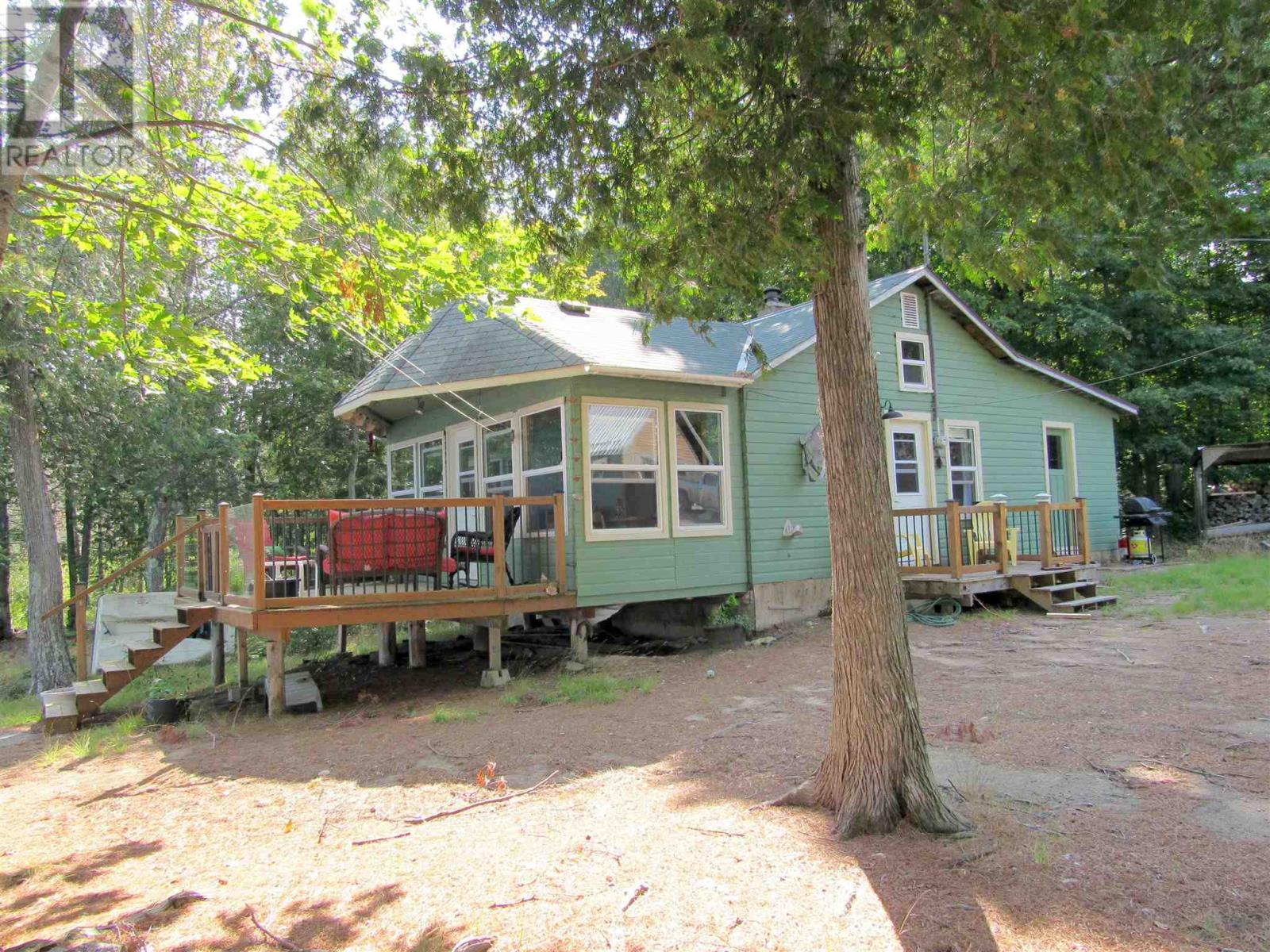 8992 Highway 129 Property Photo 1