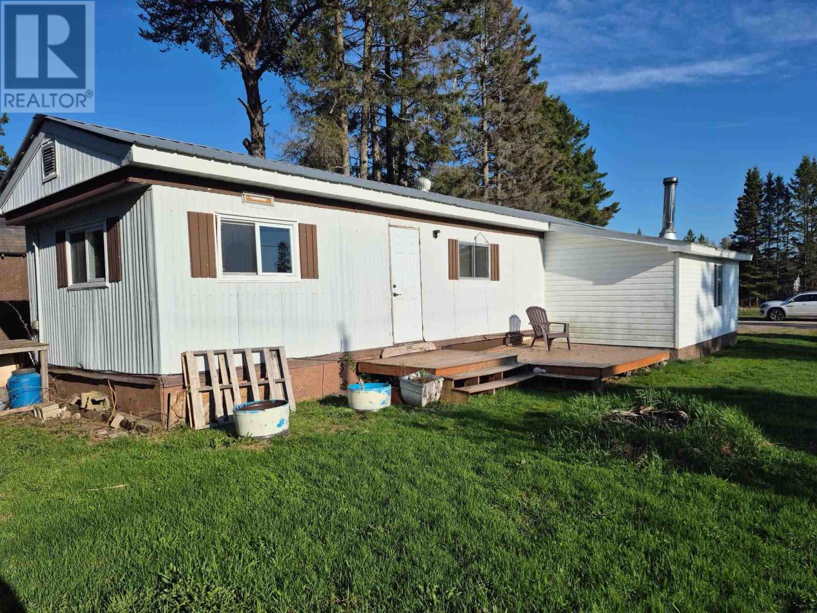 5 Willa Dr Property Photo 2