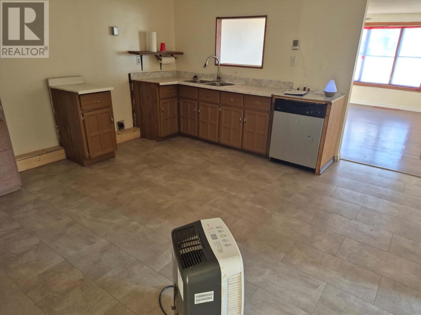 5 Willa Dr Property Photo 3