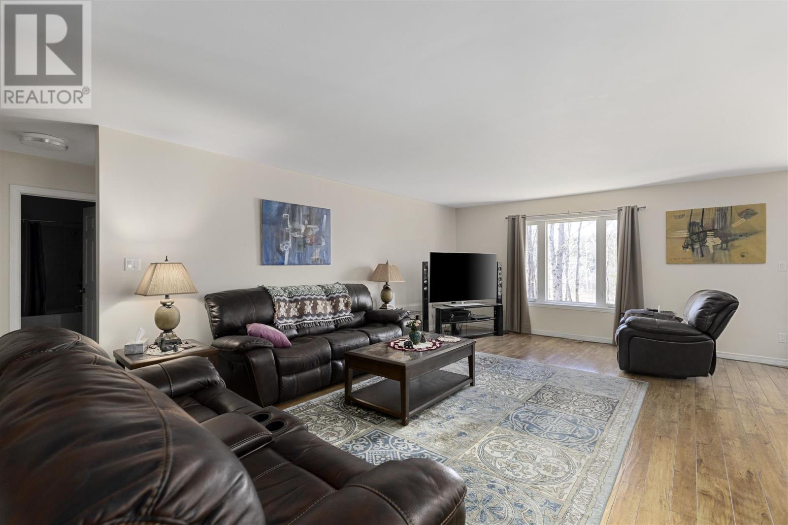 47 B River Dr Property Photo 3