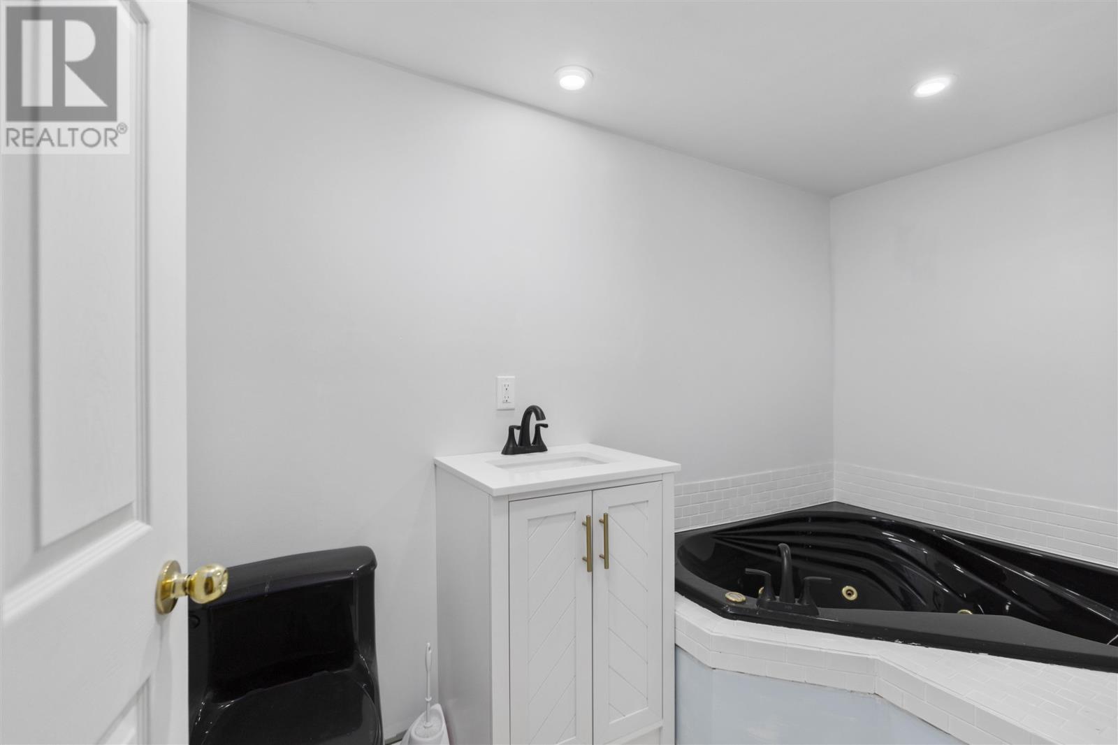 47 B River Dr Property Photo 25