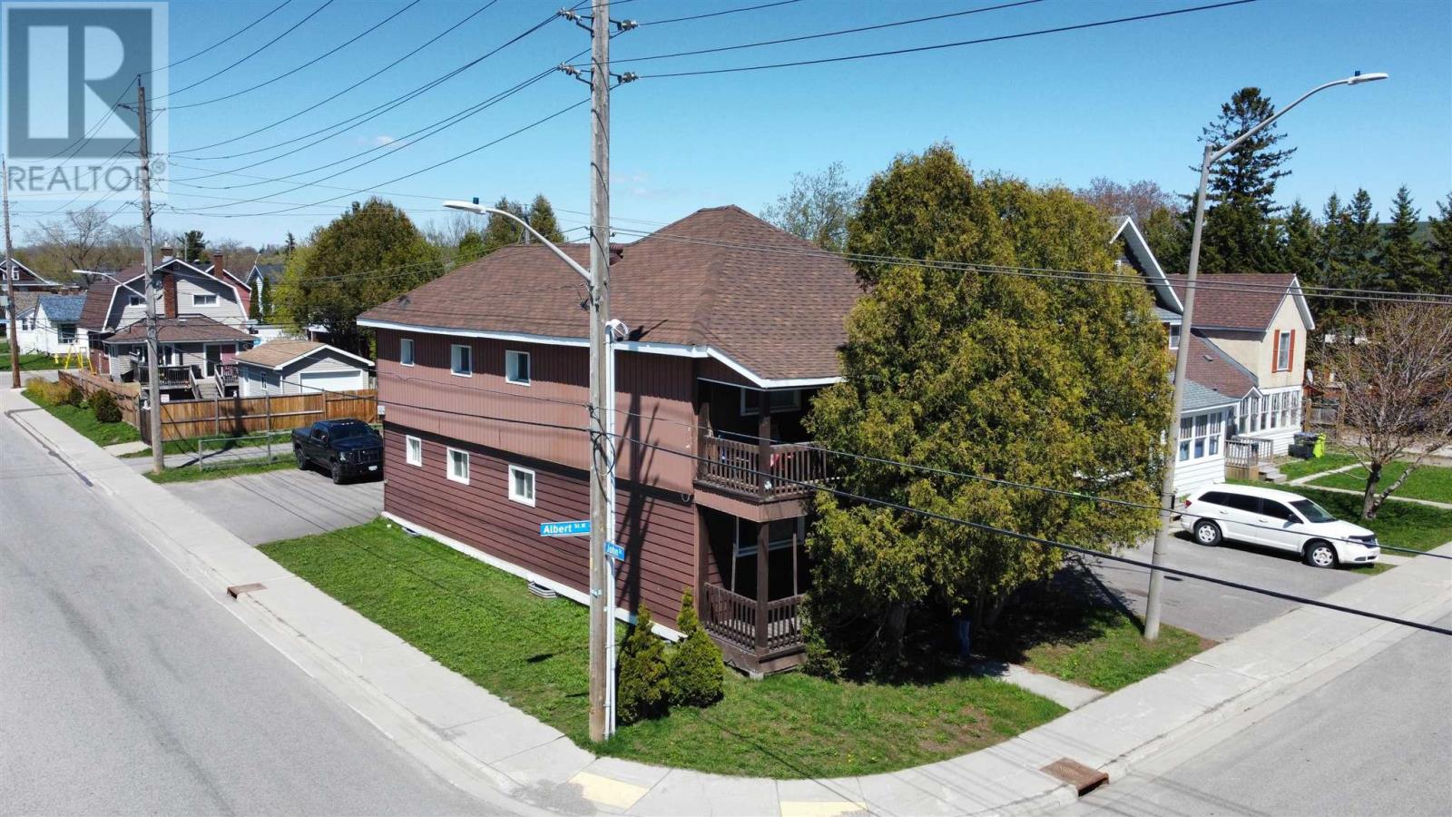 186 Albert ST W