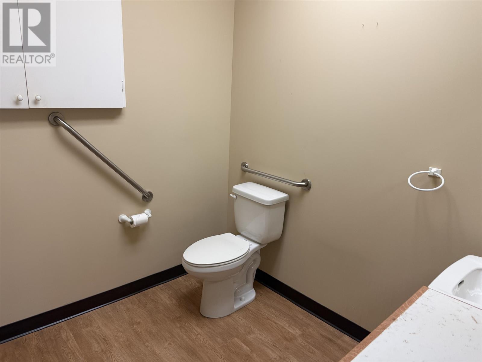 369 Queen St E # 100 Property Photo 12