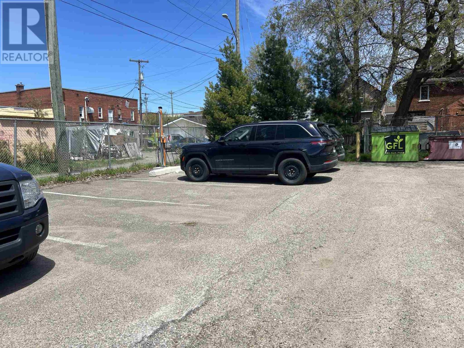 2-8 Queen St E Property Photo 6