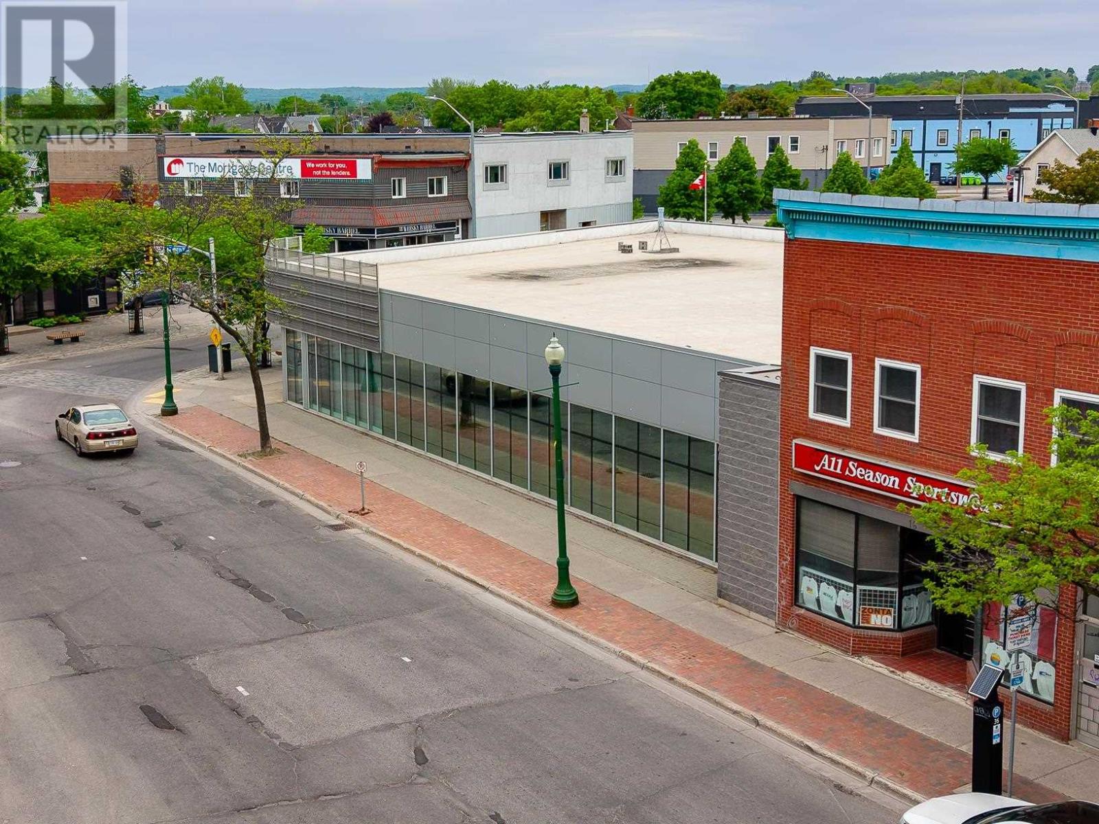2-8 Queen St E Property Photo 20