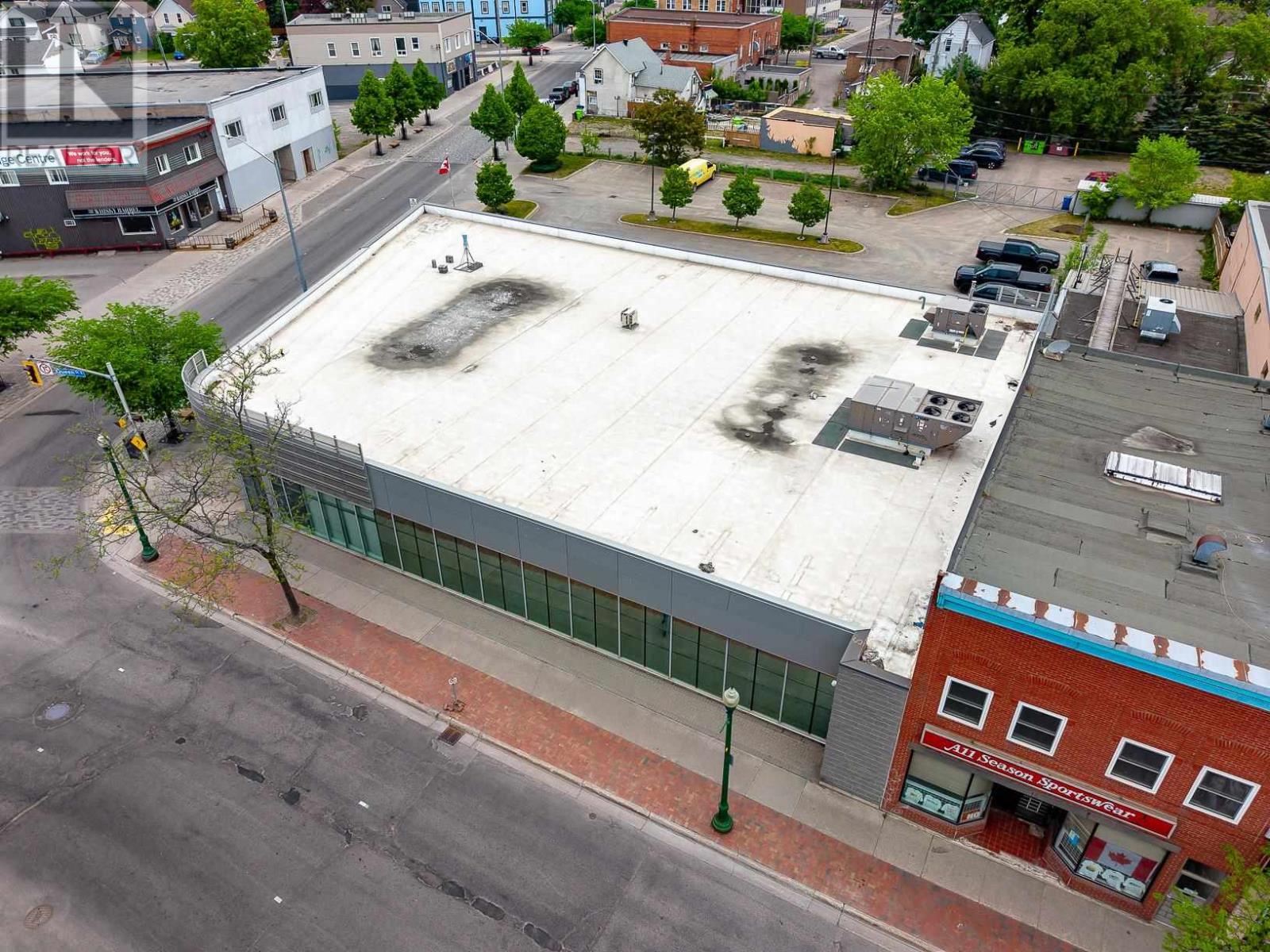 2-8 Queen St E Property Photo 21