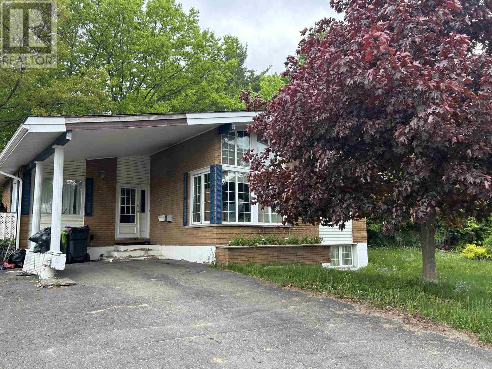 9 Tadcaster Pl Property Photo 1
