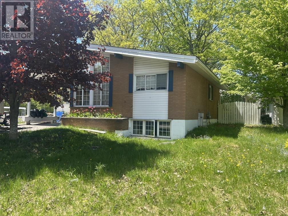 9 Tadcaster Pl Property Photo 3