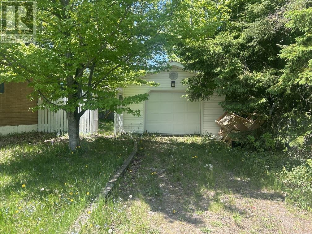 9 Tadcaster Pl Property Photo 4