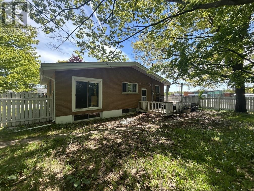 9 Tadcaster Pl Property Photo 7