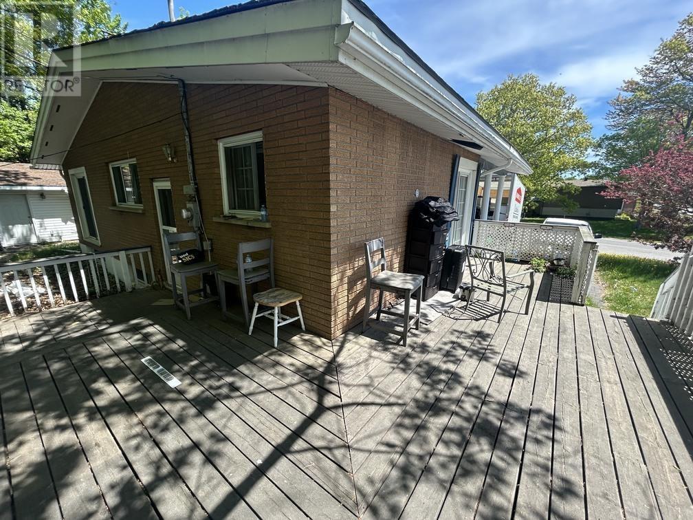 9 Tadcaster Pl Property Photo 8