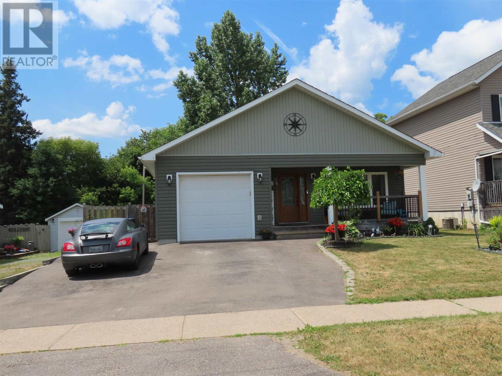 151 Walnut St Property Photo 40