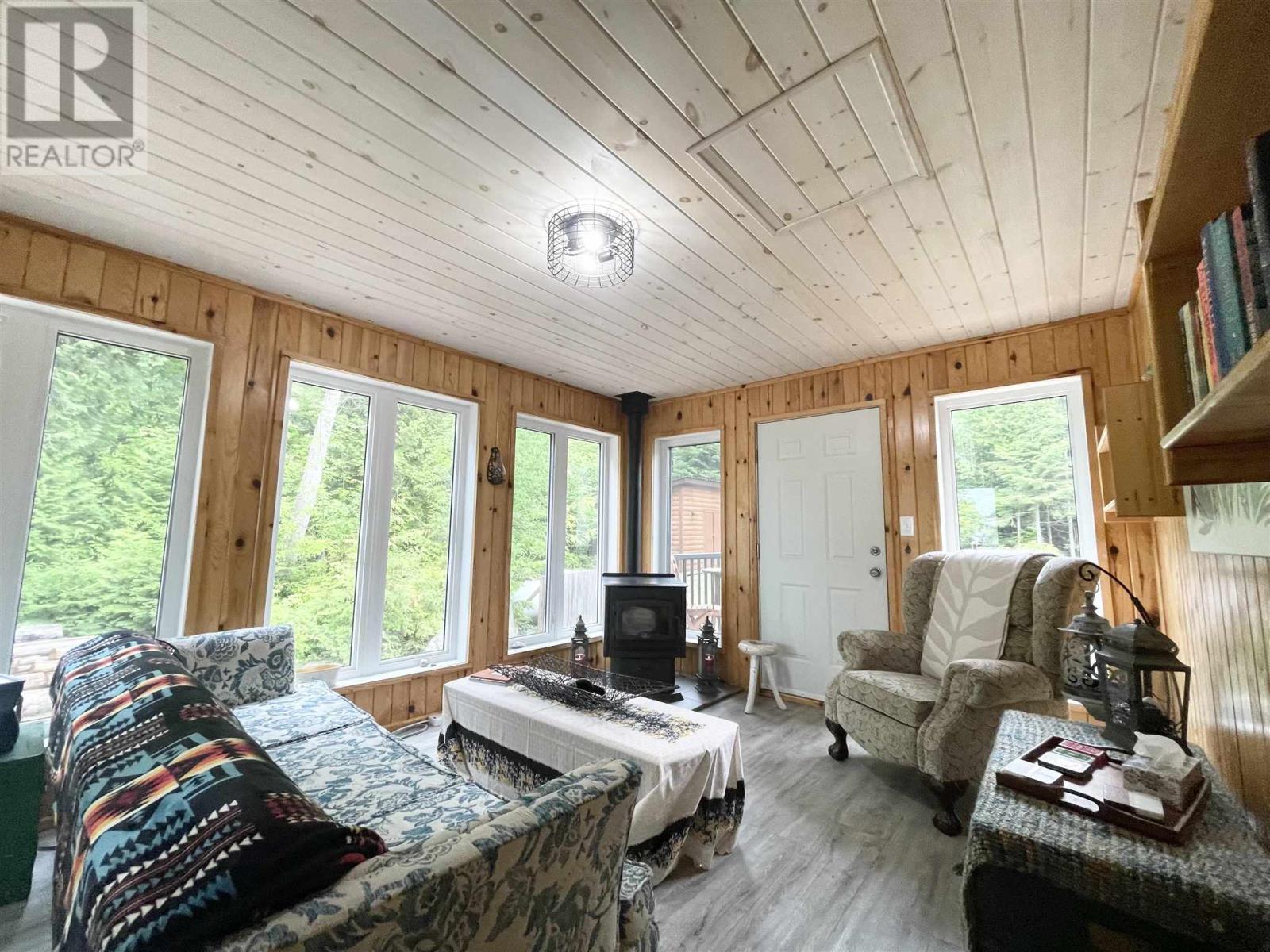2778 Canoe Point Rd Property Photo 17