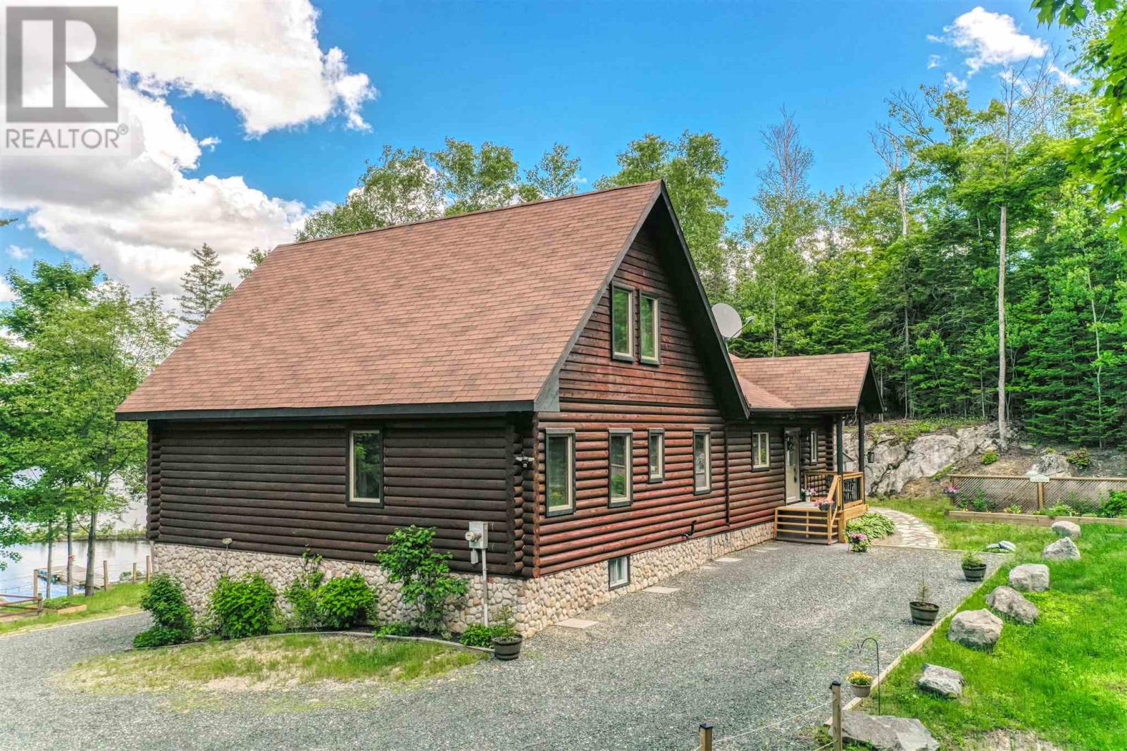 6 Quirke Ln Property Photo 3
