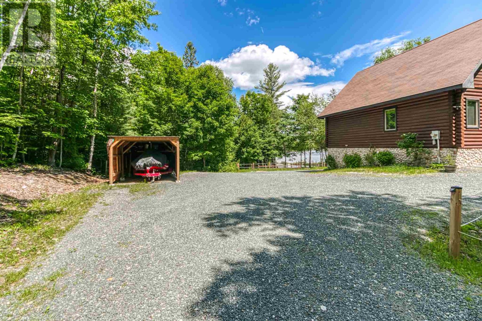 6 Quirke Ln Property Photo 6